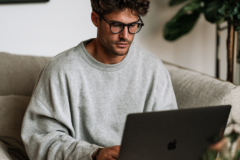 Choosing an AI Side Hustle That Fits Your Next 30 Days